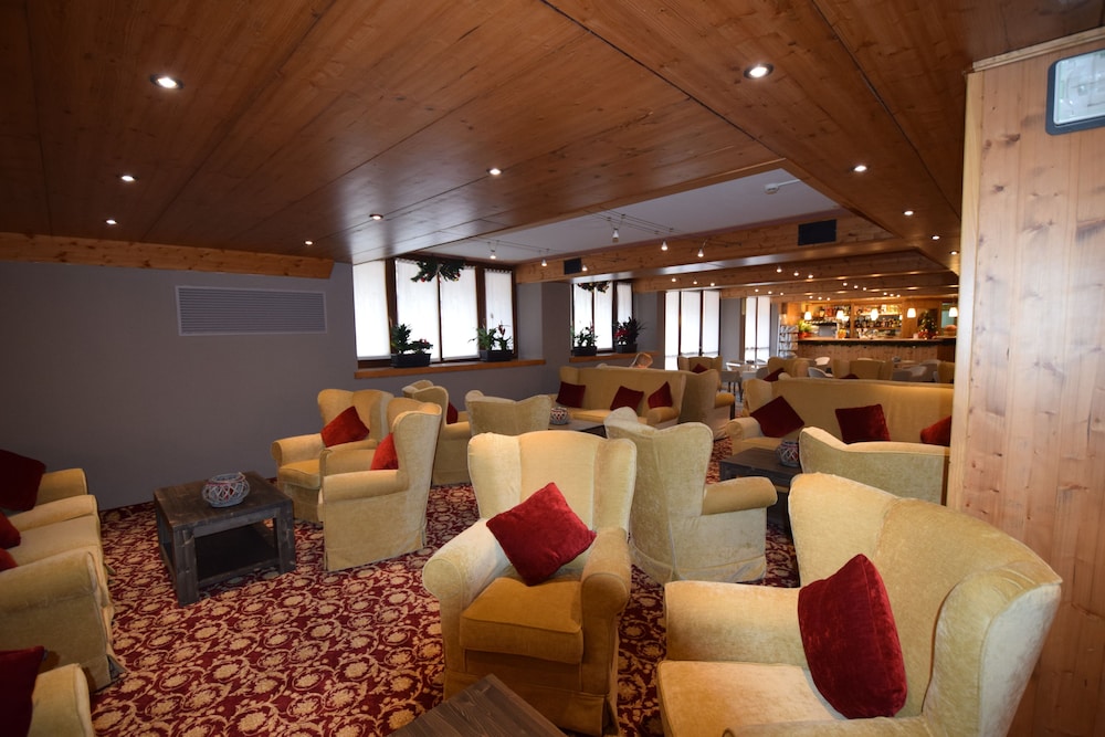 Hotel Piandineve 43/64
