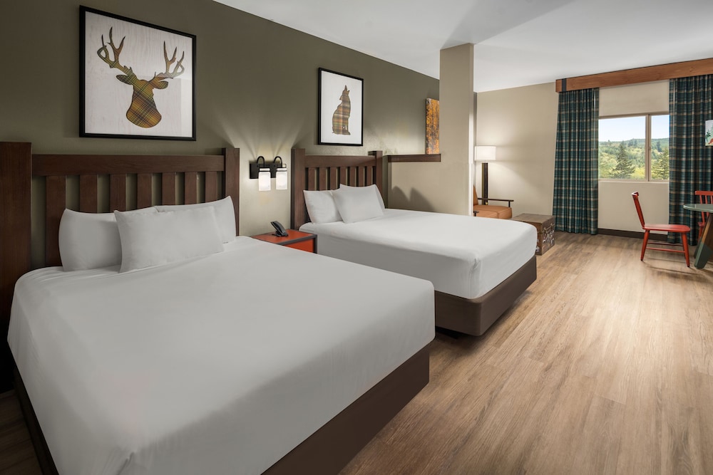 Family Suite, Suite, 2 Queen Beds, Sofa