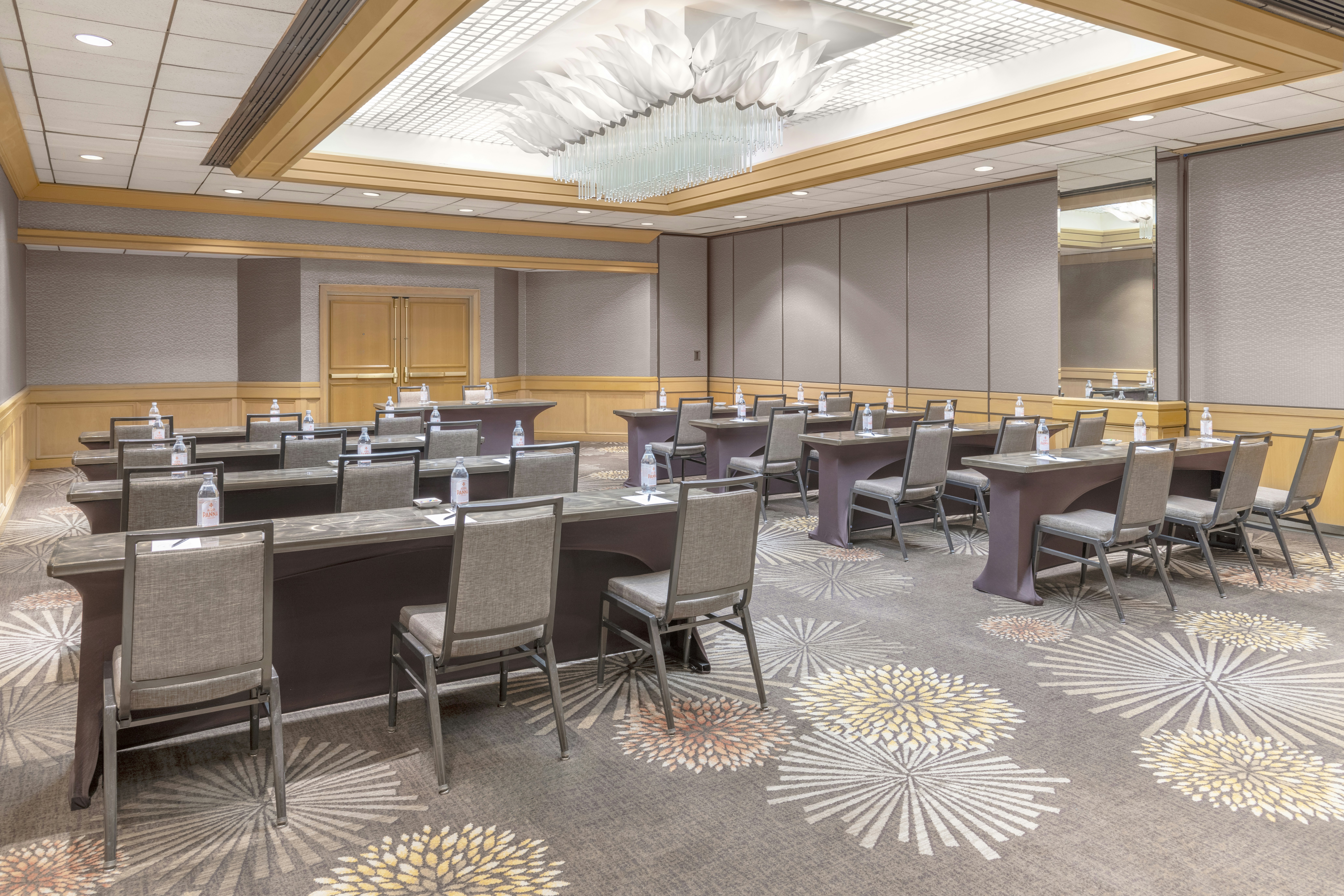 Hilton Orange County/Costa Mesa 69/78