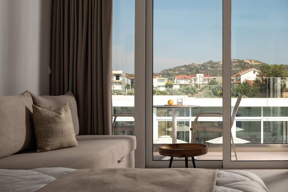 Nama Retreat Suites 45/56