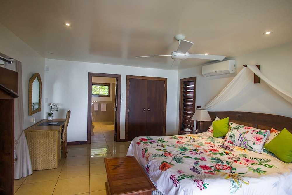 Rendezvous Villas 4/17