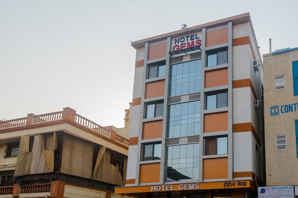Oyo 13511 Hotel Gems 2/15