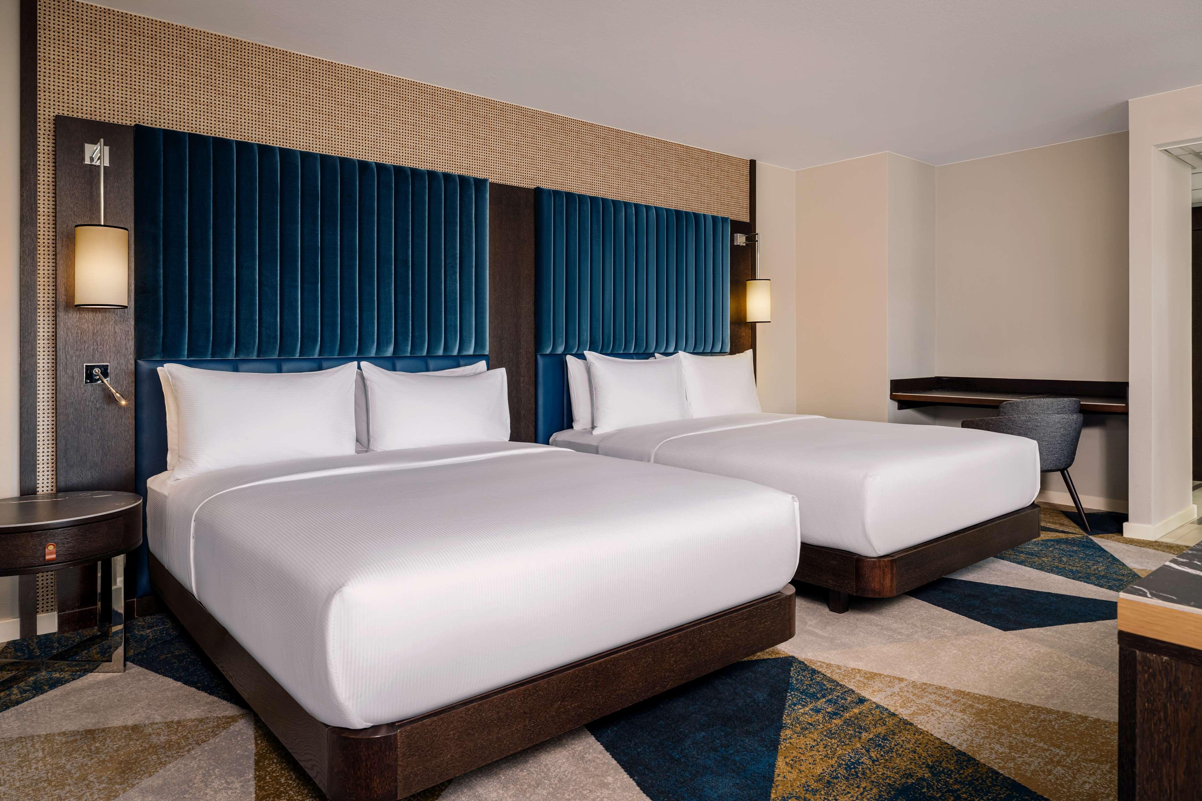 FAMILY SUITE, 2 QUEEN BEDS, SOFA