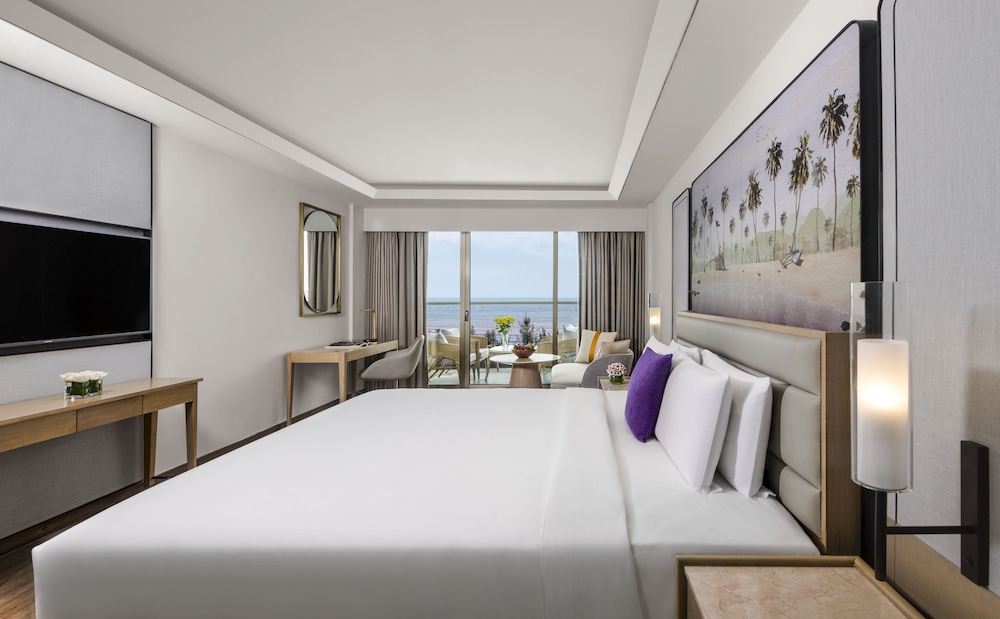 PREMIUM ROOM SEA VIEW WITH BALCONY
