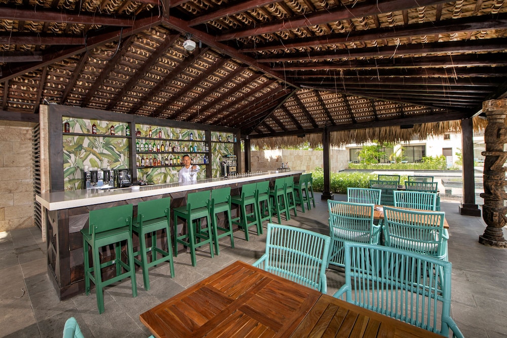 Unique Club at Lopesan Costa Bavaro 33/50