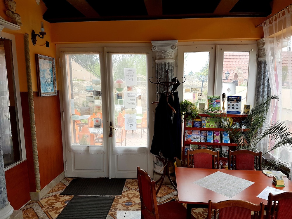 Attila Hotel 37/60