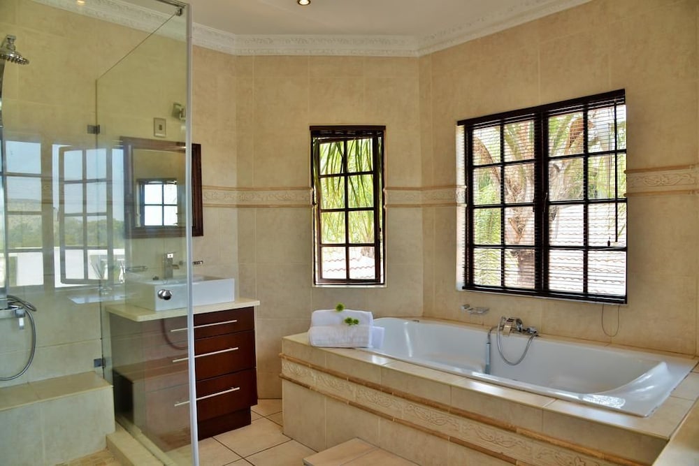 Indlovukazi Guesthouse 35/36