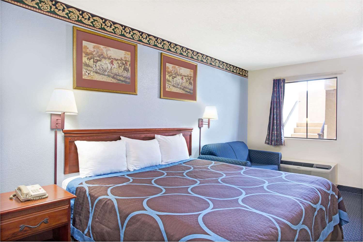 Super 8 By Wyndham Suwanee 5/12
