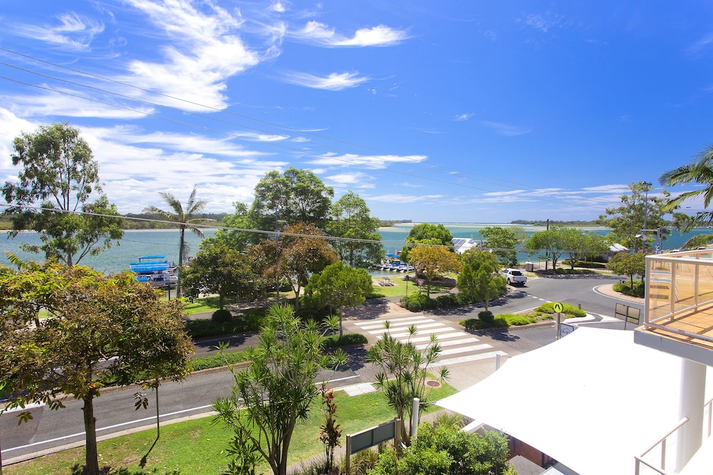 OFFSHORE NOOSA RESORT 72/78