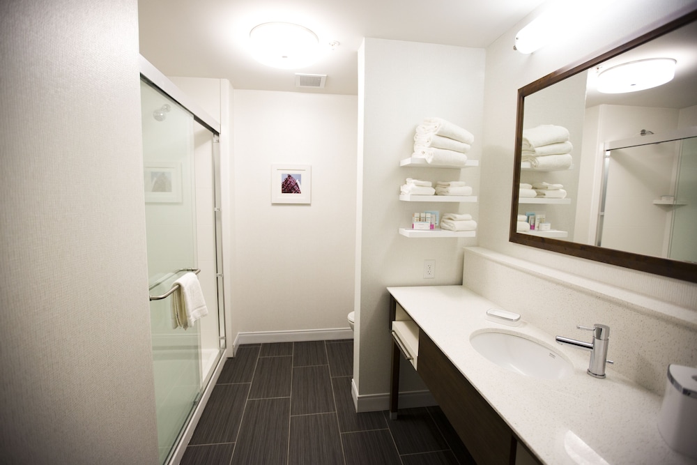 Hampton Inn Blue Ash Cincinnati Oh 12/35
