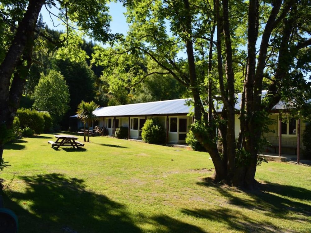 Alpine Adventure Holiday Park 47/49