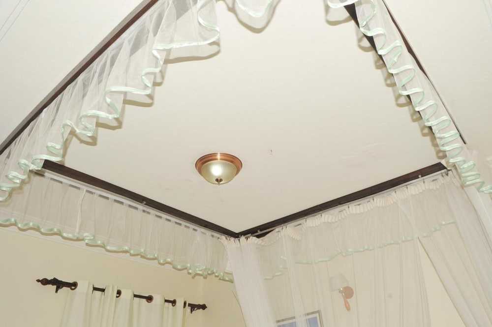 New Scroll Inn Hotel 5/50