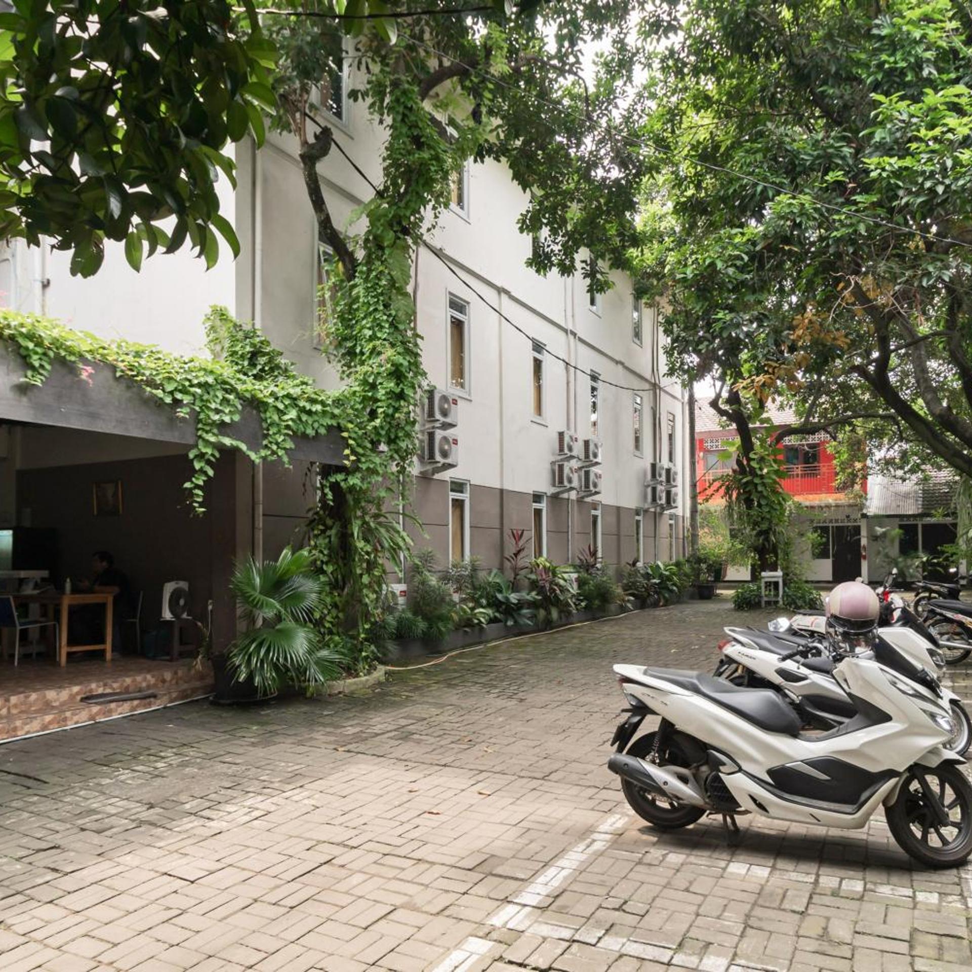 Reddoorz Plus Near Upn Veteran Jakarta 39/50