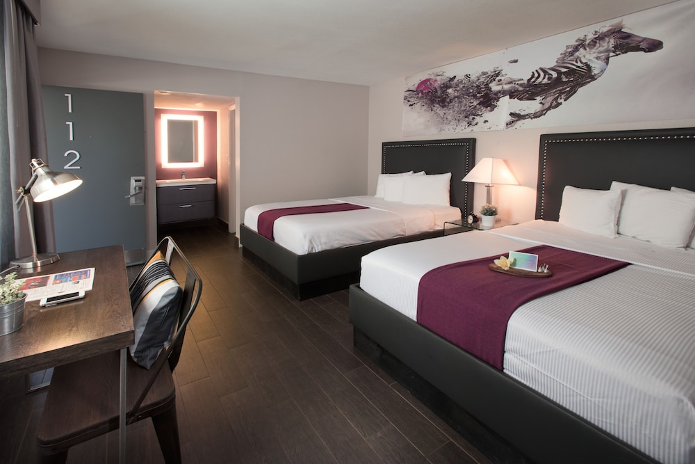 STANDARD, 2 QUEEN BEDS, ACCESSIBLE