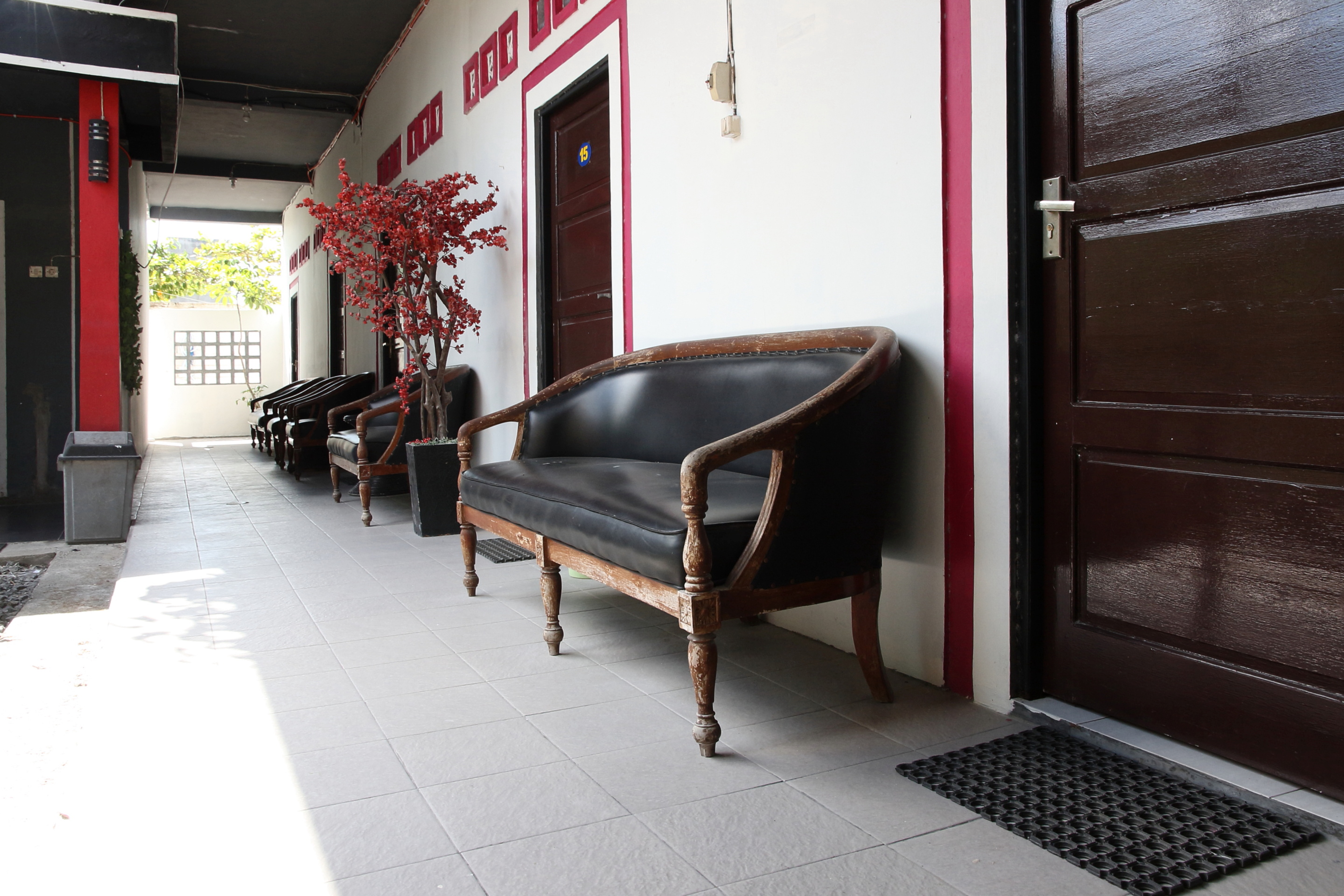 OYO 933 Wisma Malawen 11/33