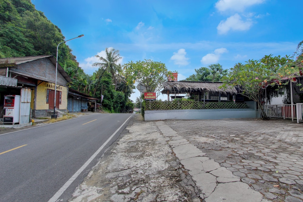 Hotel O near Parangtritis Beach formerly Paris Ocean 19/26