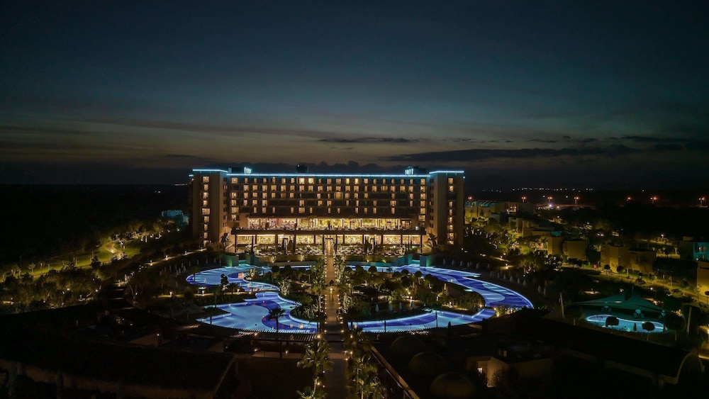 Concorde Luxury Resort and Casino in Bafra