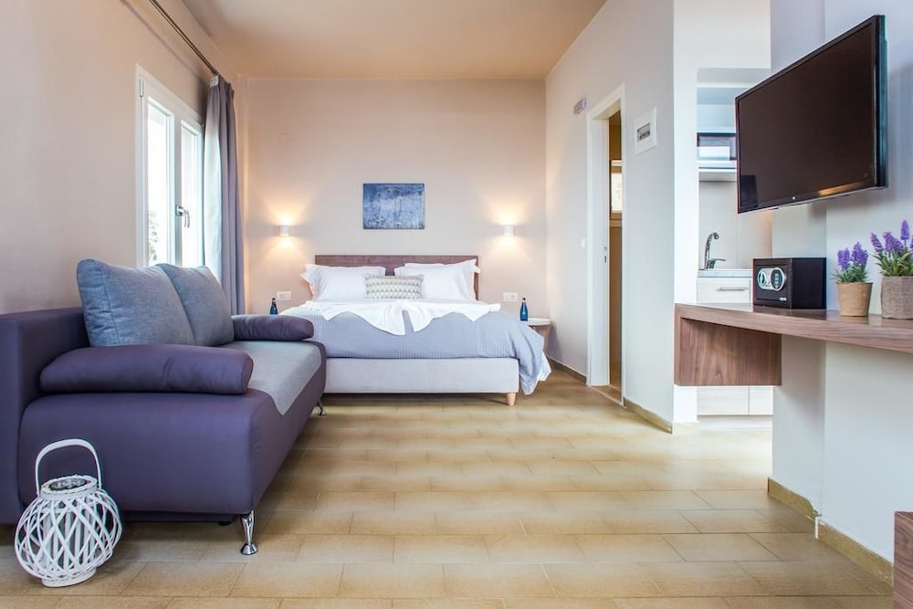 Evelyn Hotel 17/26