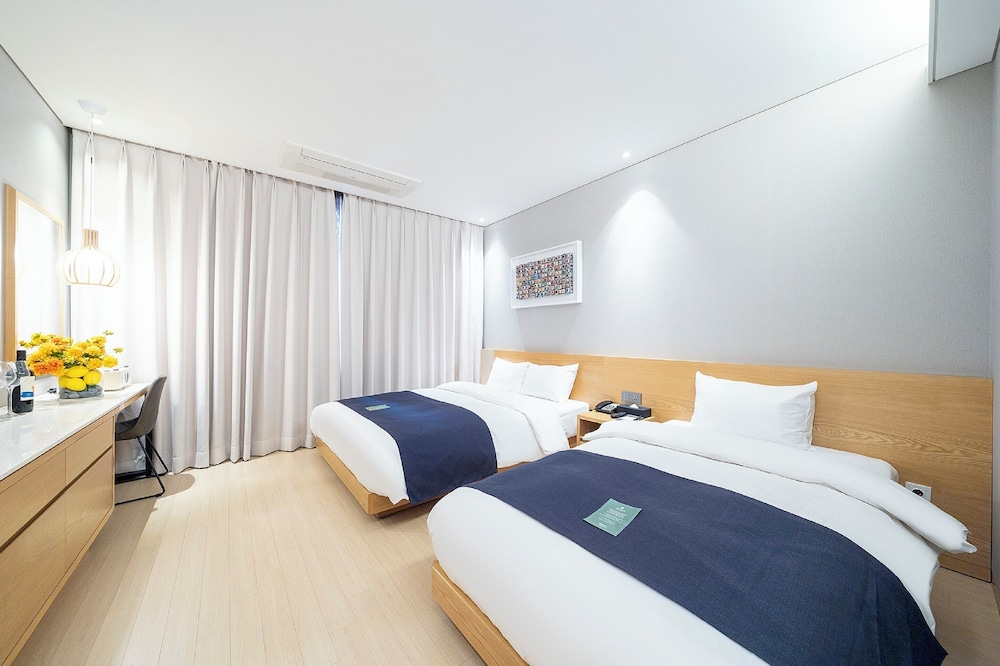 Gloucester Hotel Cheongju 12/37