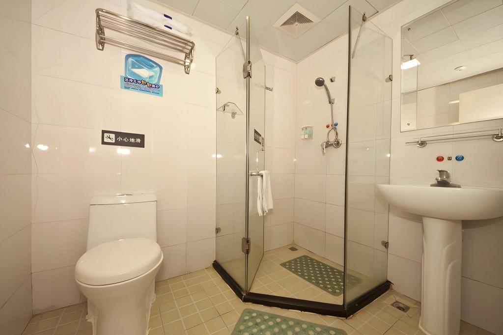 7 Days Inn (Fuzhou Tatou Road) 42/50