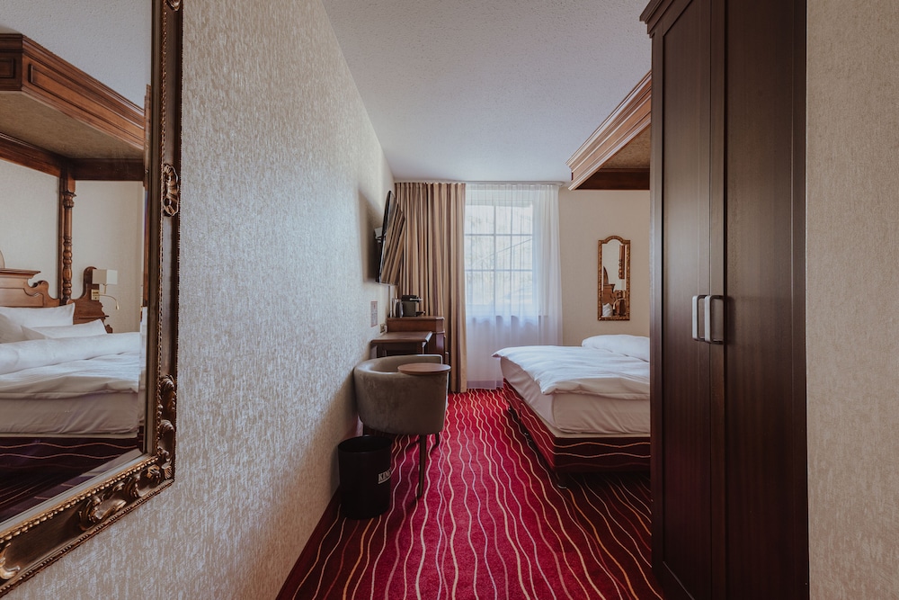 Kings First Class Hotel 30/77
