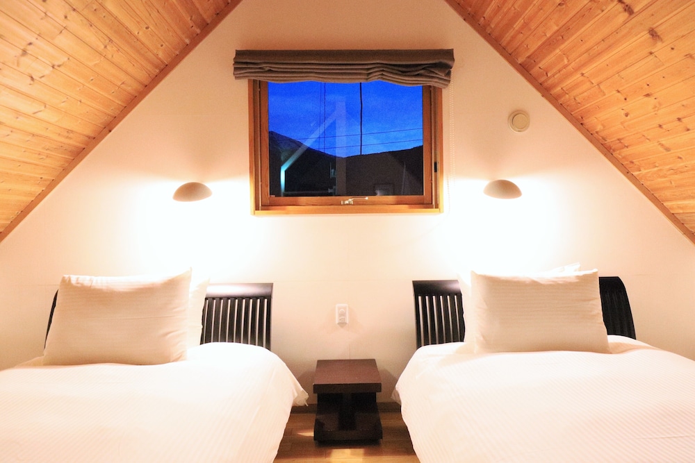 Bliss Cottage Sakura 6/27