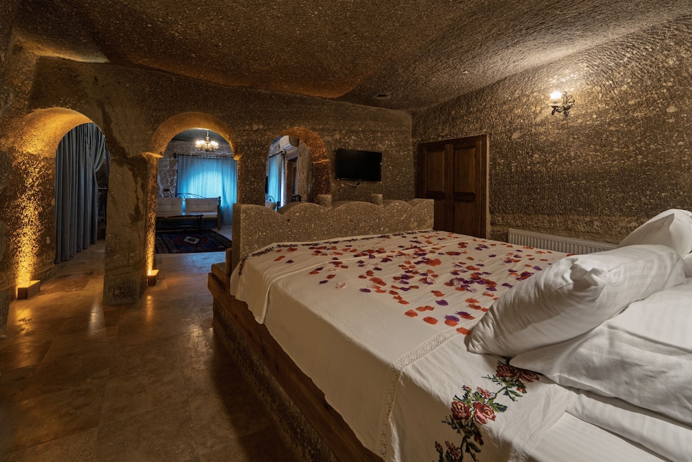 HONEYMOON, SUITE
