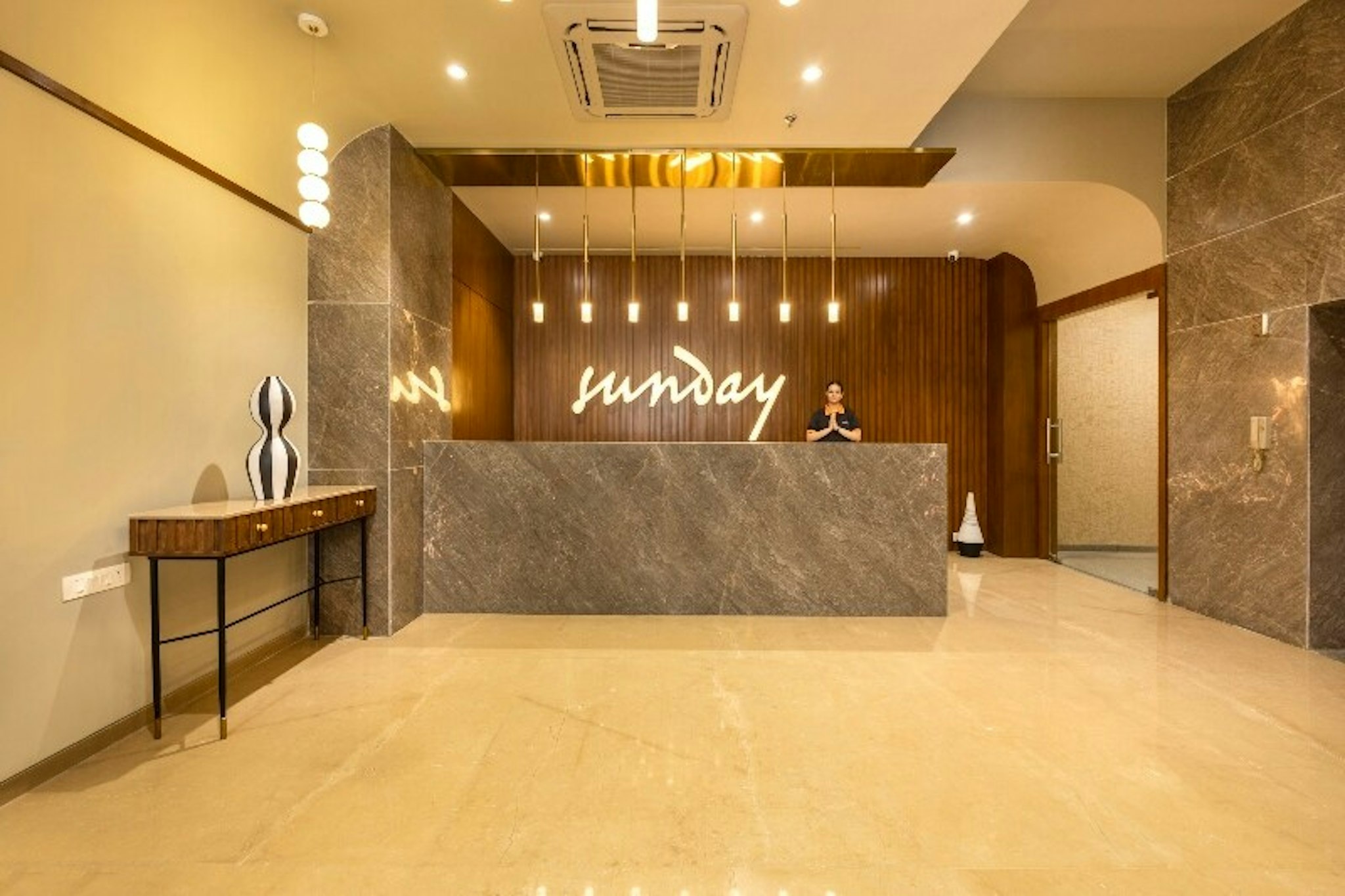 Sunday Hotel Vadodara 8/31