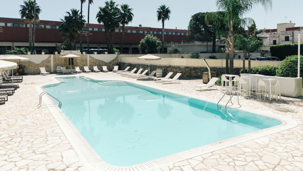 Villa Donna Lisa Wine Hotel 49/78