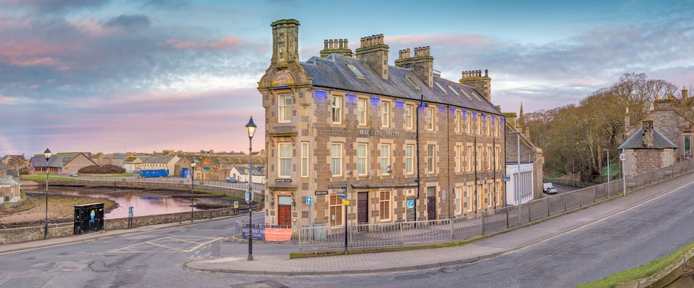 Mackays Hotel Wick 42/50