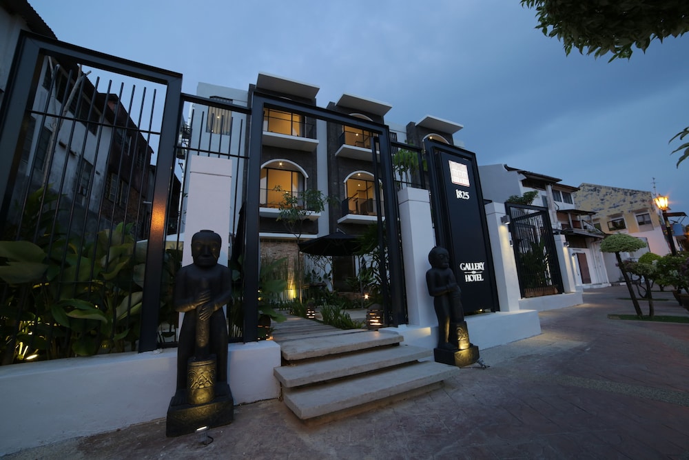 1825 Gallery Hotel 44/50