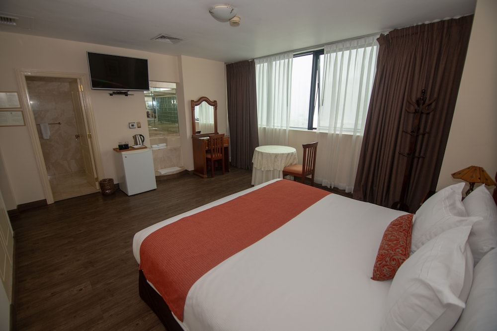 MIRAFLORES COLON HOTEL 13/31