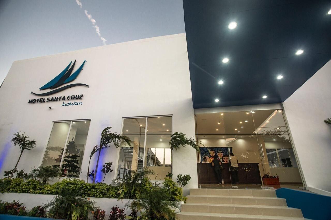 Hotel Santa Cruz Juchitan 1/32