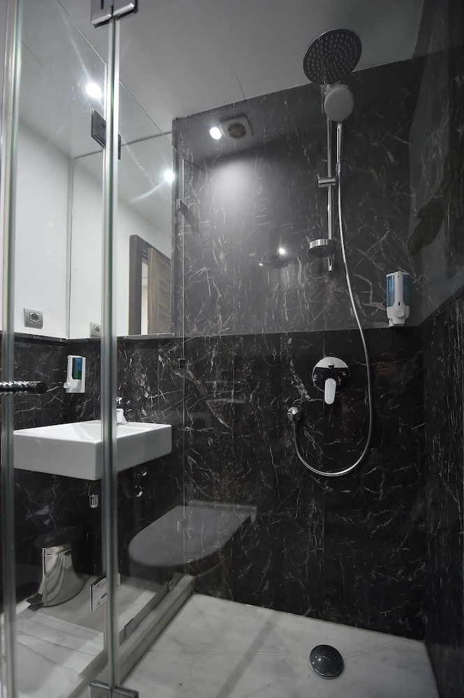 Le Yacht Suites hotel 34/36