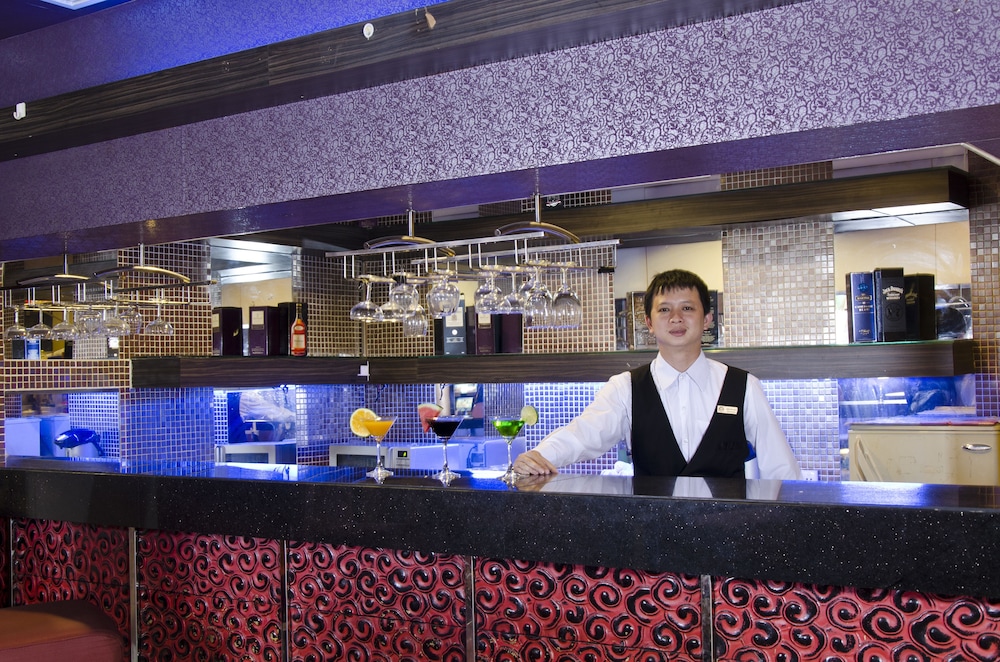 Petro House Hotel 70/84
