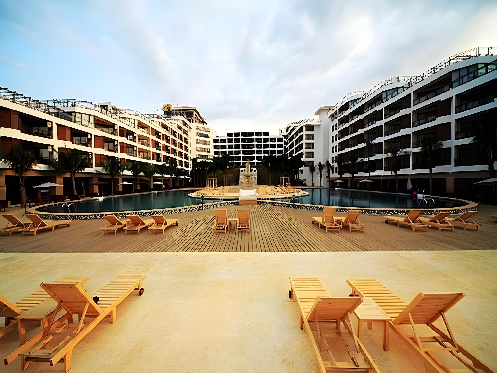 Xinglong Old Banyan Hotel 17/19