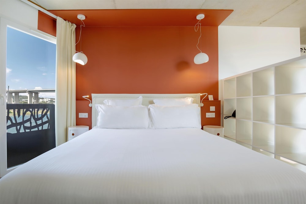 Golden Tulip Martigues Provence 12/43