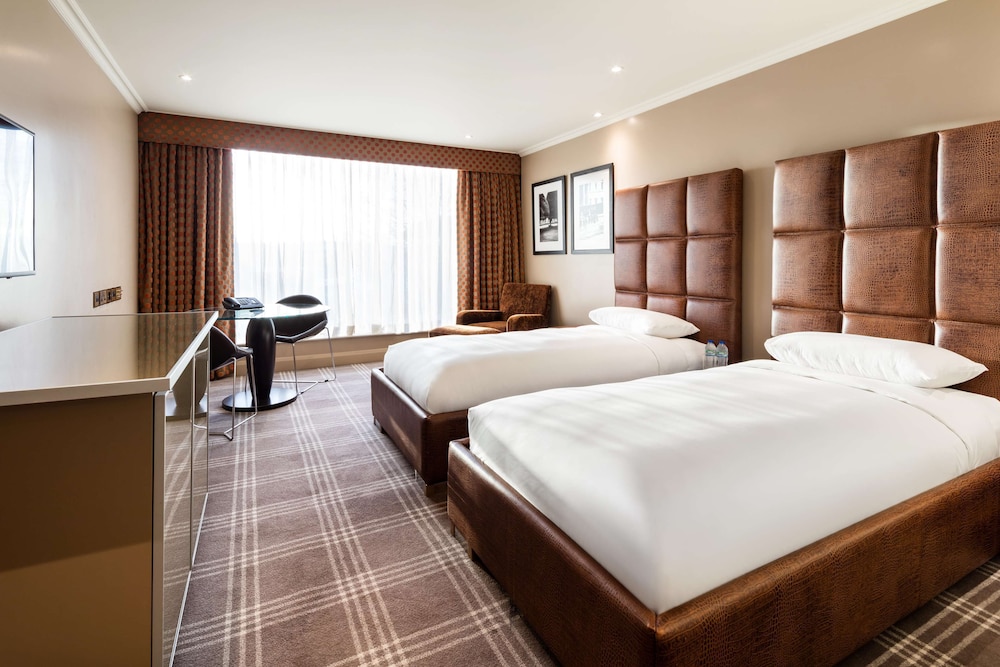 Radisson Blu Hotel, London Heathrow 9/55