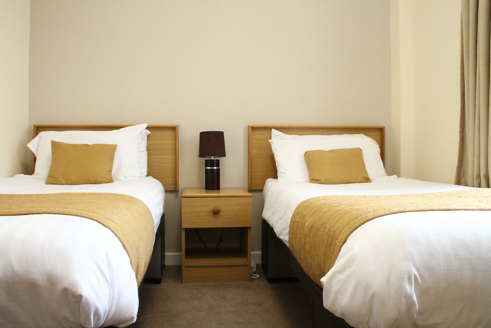 Exeter Court Hotel 27/66
