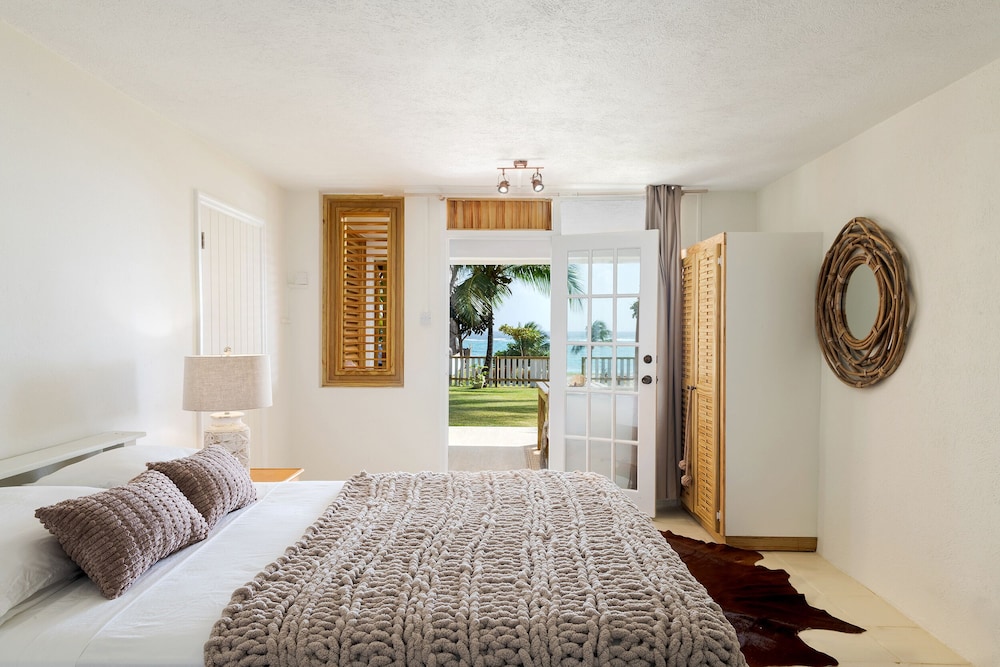 MoonRaker Beach Hotel 13/50