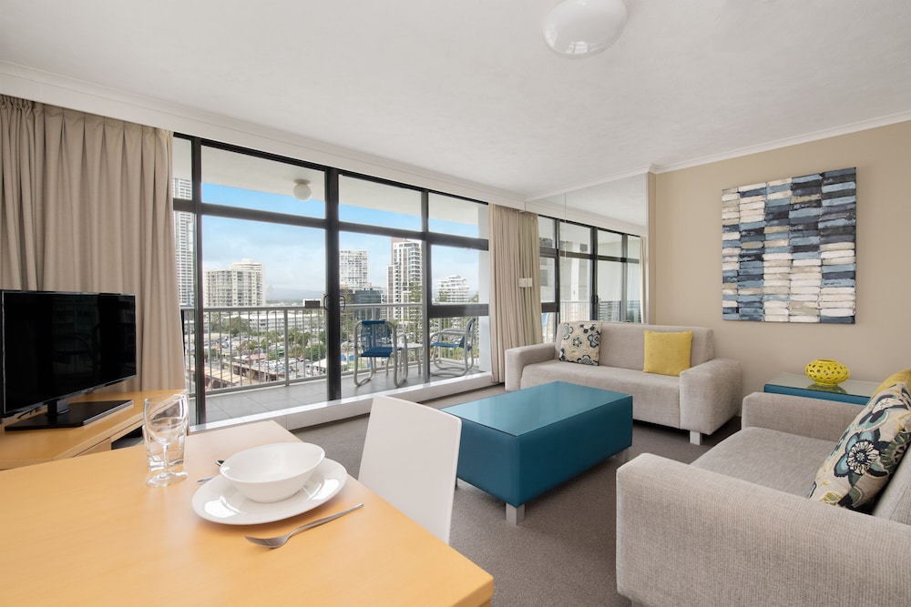 Breakfree Beachpoint Surfers Paradise 42/54