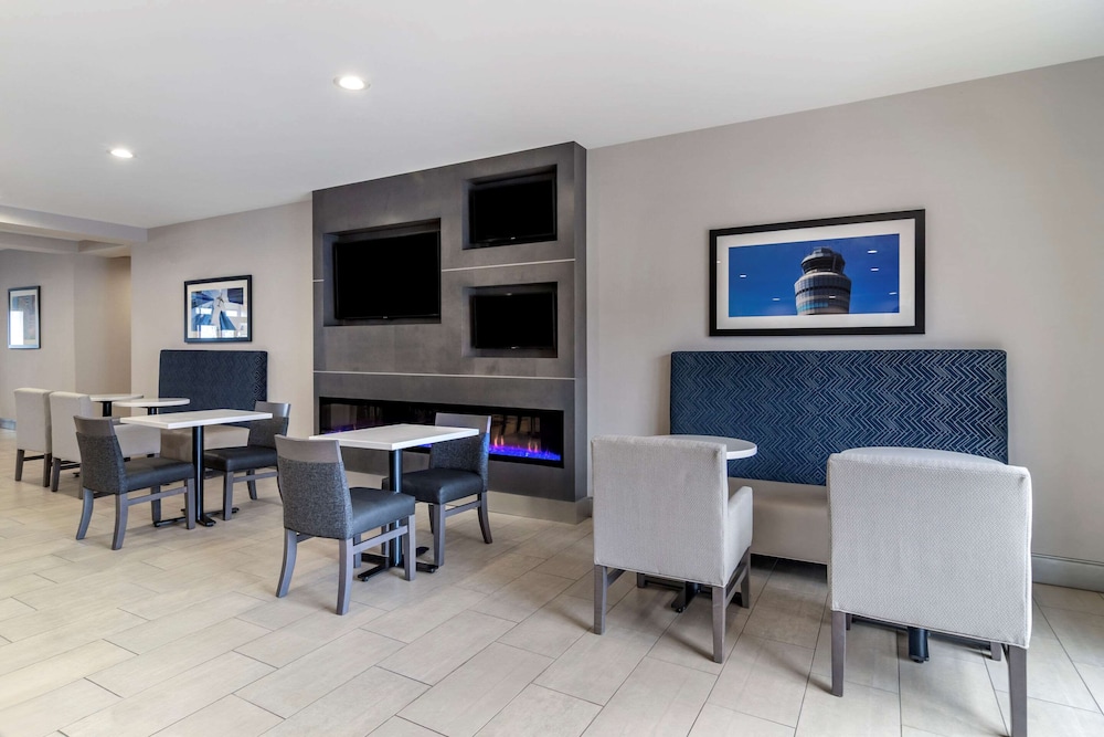 Comfort Suites McDonough Atlanta South 19/24