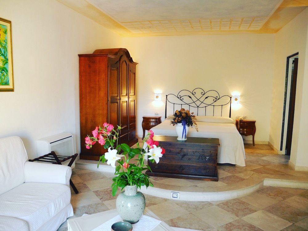 Hotel San Pantaleo 12/29