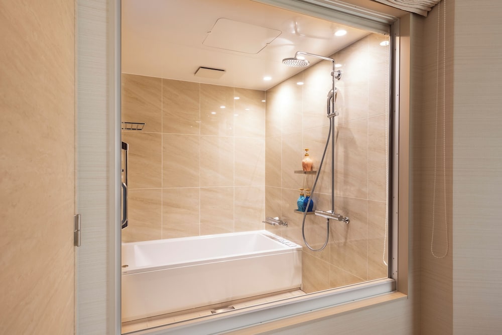 Hotel Springs Makuhari Premier 62/66