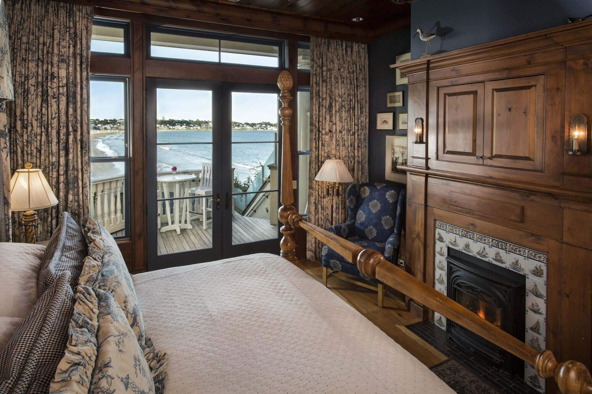 Nantucket, Twin Beds