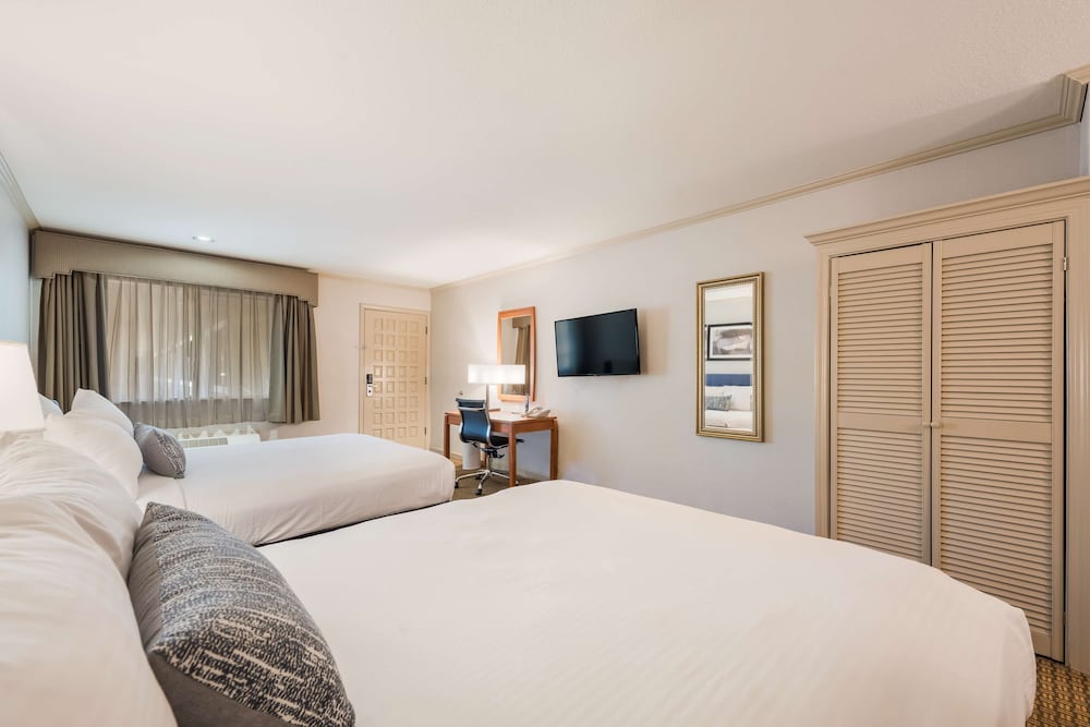 Standard, 2 Queen Beds
