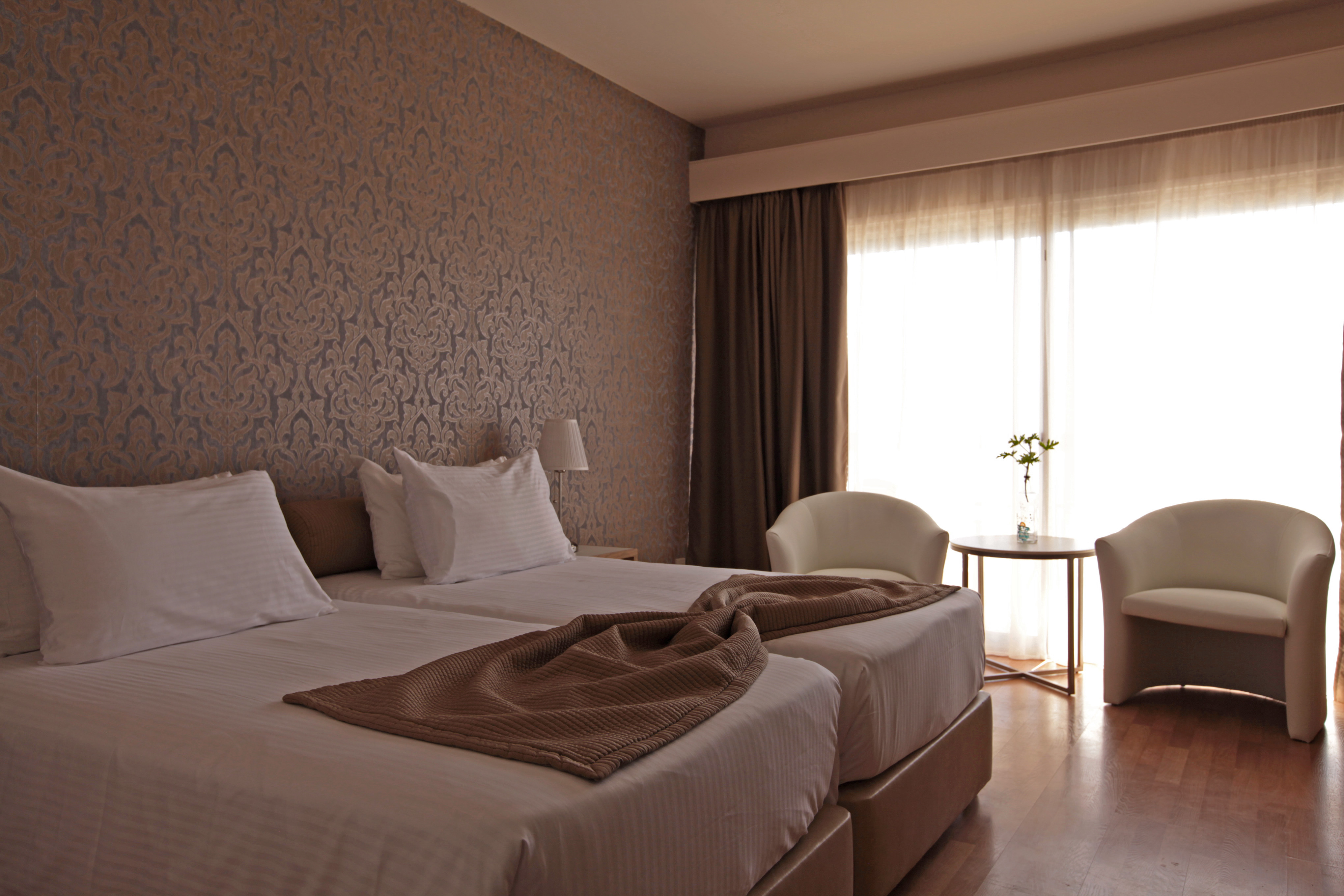 Room, Inland View