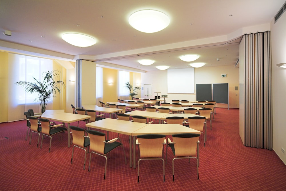 Stadthotel Freiburg 45/58