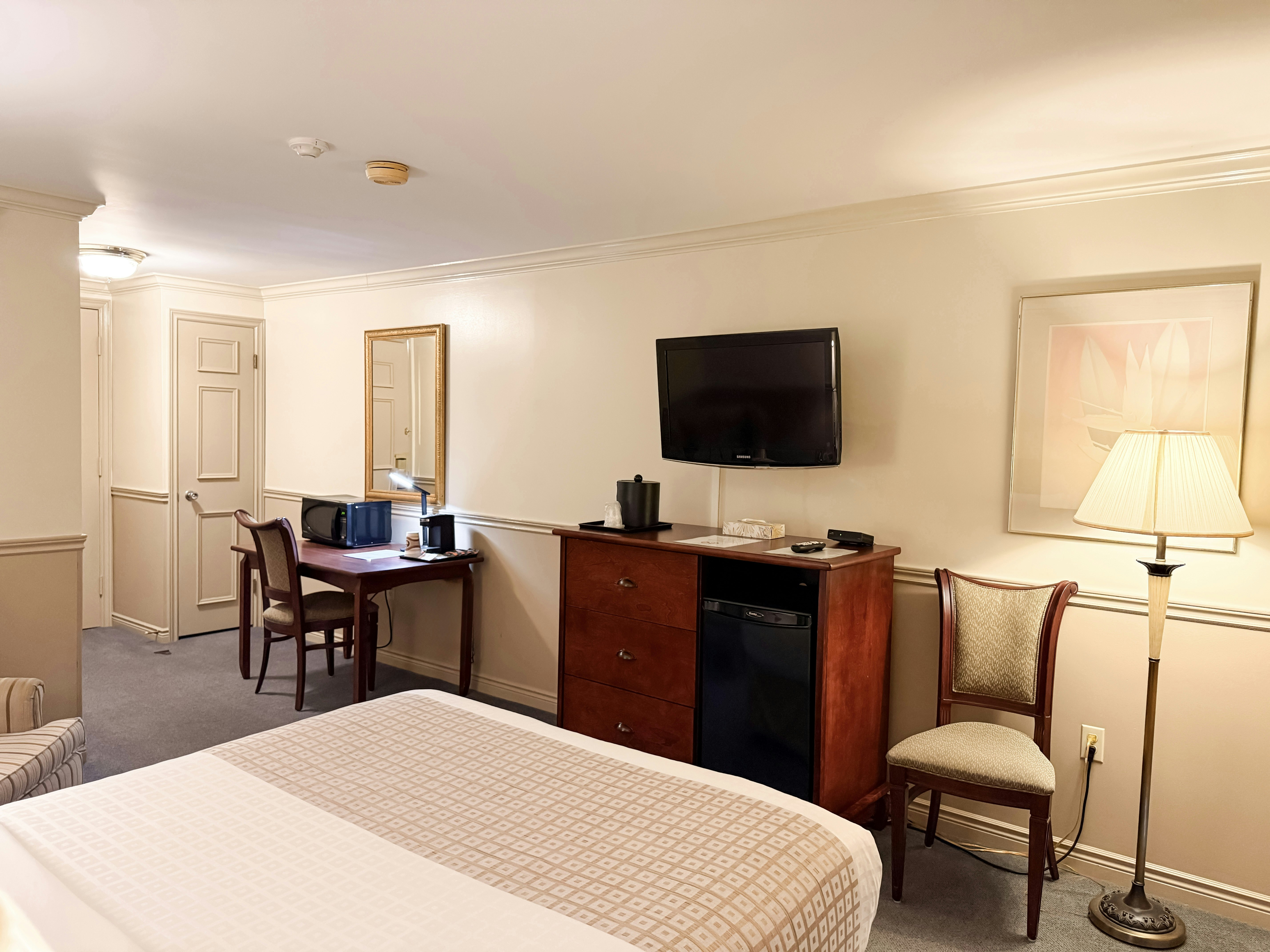 Inn On The Lake 11/29