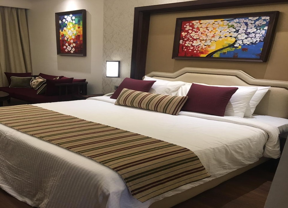 Sarovar Portico Dehradun 12/40